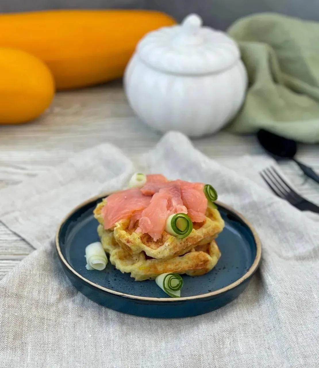 Вафли! Разные, вкусные, любимые 🥰  Ставьте огонечки и забирайте в сохраненки!  СЫРНЫЕ ВАФЛИ ⠀ яйцо -
