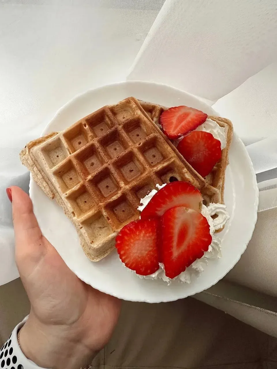 Вафли! Разные, вкусные, любимые 🥰  Ставьте огонечки и забирайте в сохраненки!  СЫРНЫЕ ВАФЛИ ⠀ яйцо -