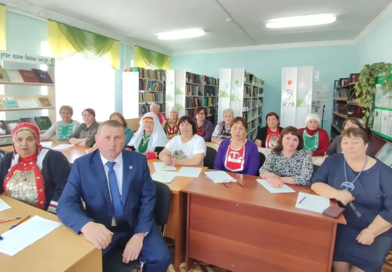 🗣 КАК ЗВУЧИТ РОДНОЙ ЯЗЫК? В КАРАЯКУПОВО НАПИСАЛИ УНИКАЛЬНЫЙ ДИКТАНТ! 📜✨  Вчера в Караякуповской сель