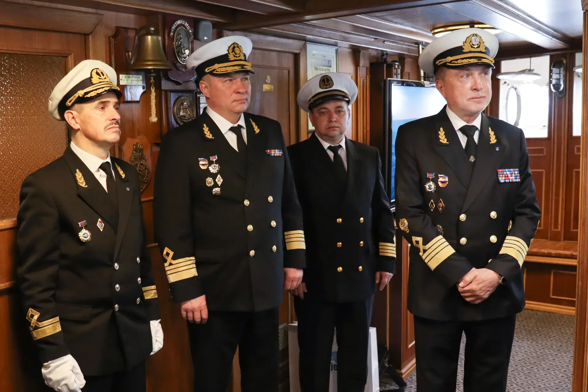 🚢 Парусник «Мир» стал площадкой для торжеств, посвященных 150-летию ГУМРФ имени адмирала С.О. Макаро