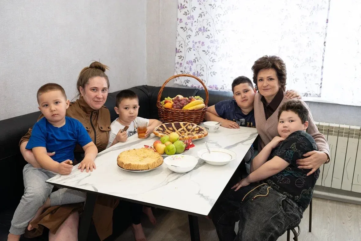 Семья Каленовых играет в моей жизни особую роль. Напомню, что муж Юлии и отец ее четверых сыновей по