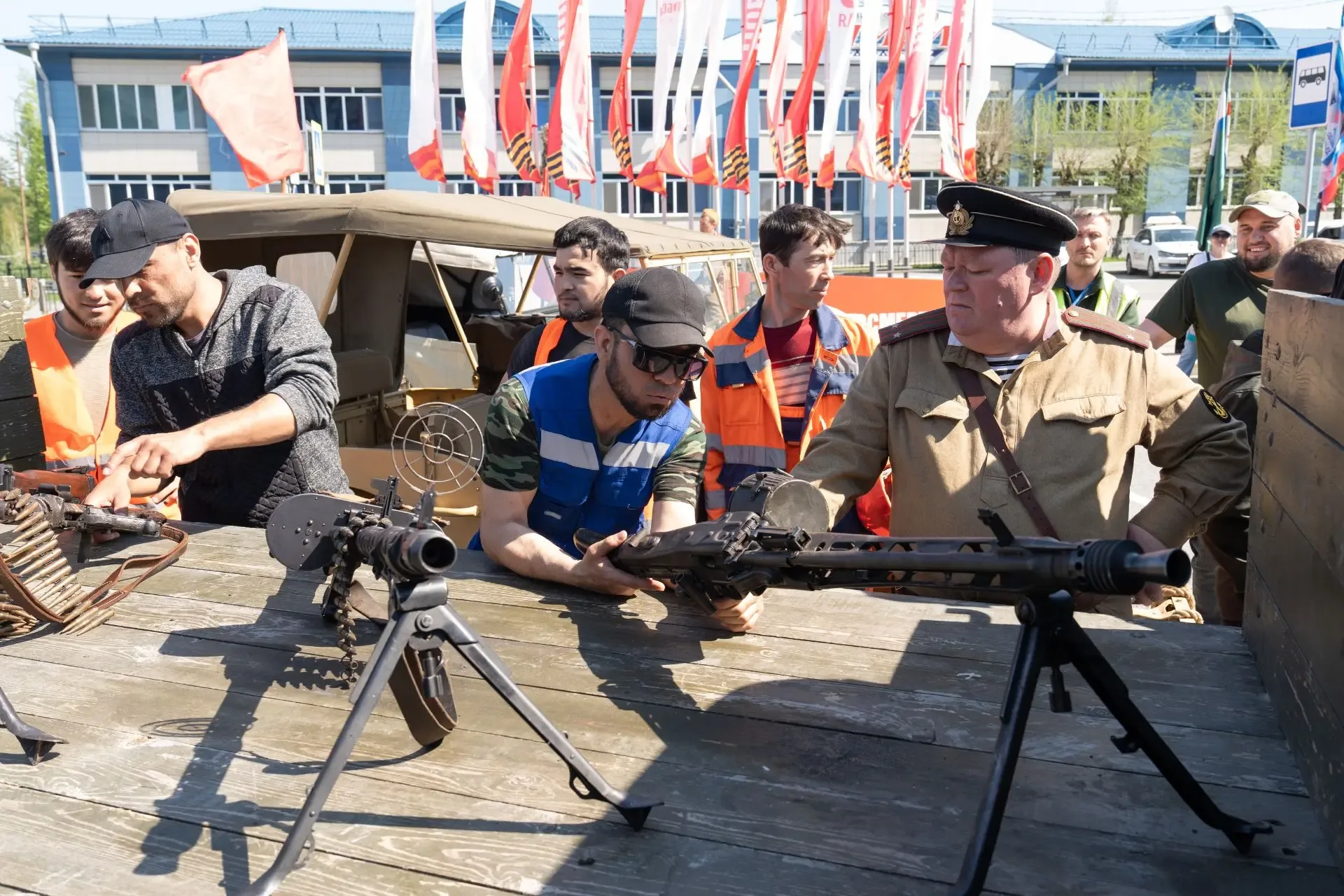 В рамках Дня Победы в аэропорту «Рощино» прошло праздничное мероприятие «Полевая кухня». Солдатская 
