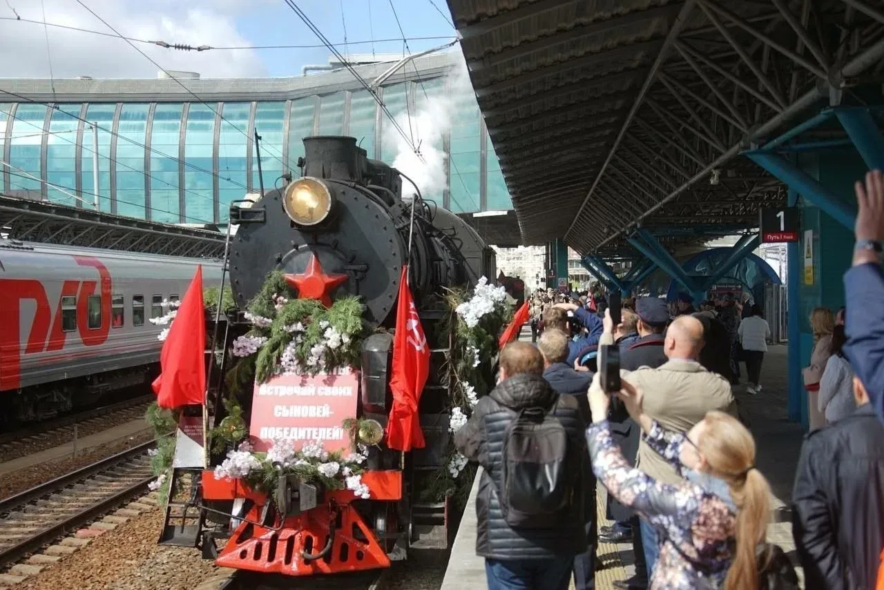 «Паровоз Победы»  ⏰26 апреля (завтра), с 09:30 до 12:10 📍Железнодорожный вокзал Уфа, площадь Привокз