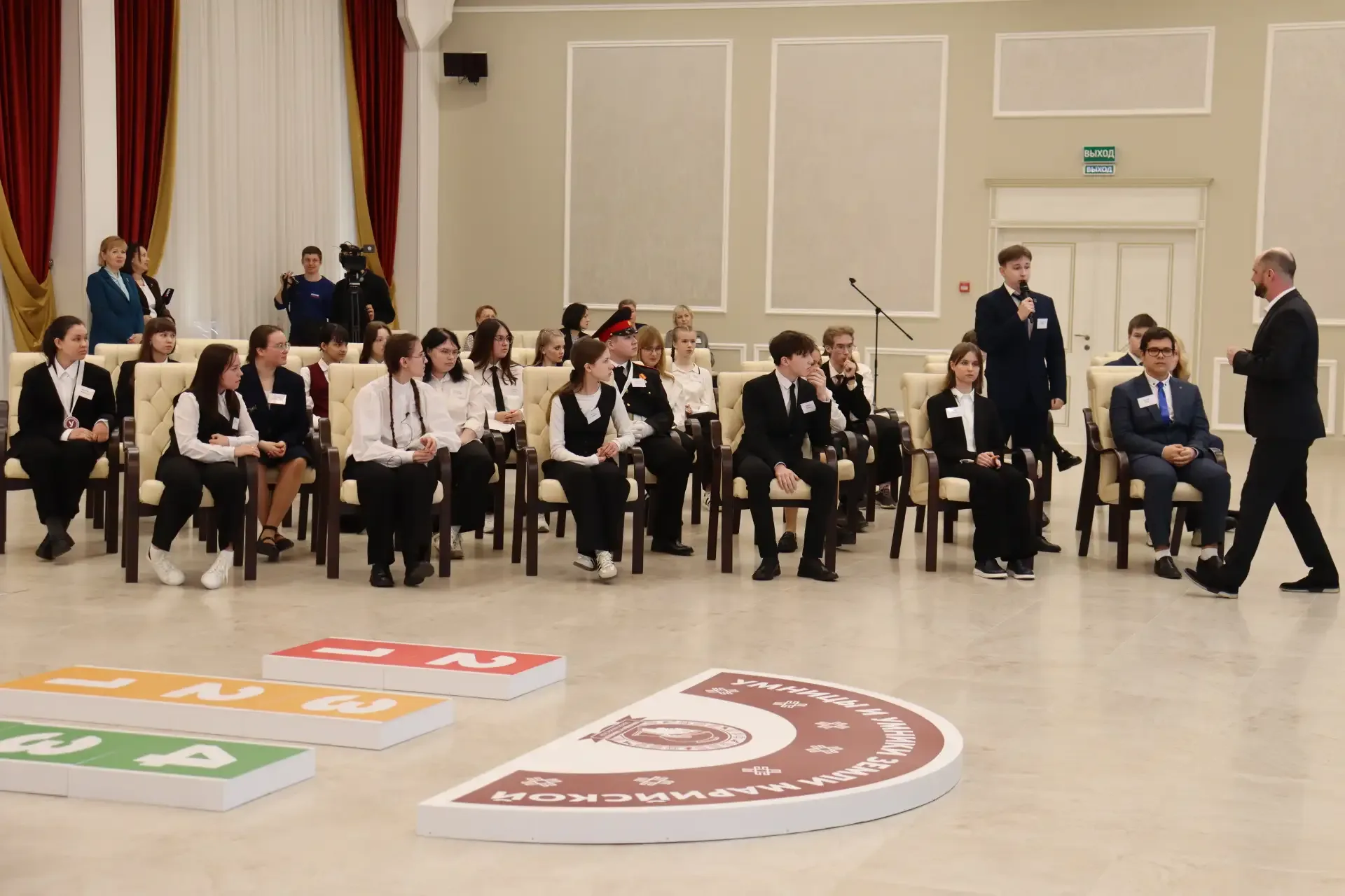 👩‍🎓Сто лет в ритме Эшпая: в Йошкар-Оле пройдет финал первой телеолимпиады «Умницы и умники» с участи