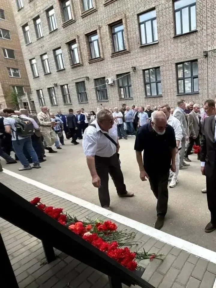 ЮБИЛЕЙ УЧИЛИЩА СВЯЗИ В МАЙСКИЕ ПРАЗДНИКИ: У РОДНЫХ СТЕН ВОПРЕКИ ВСЕМУ    В эти майские праздники отм