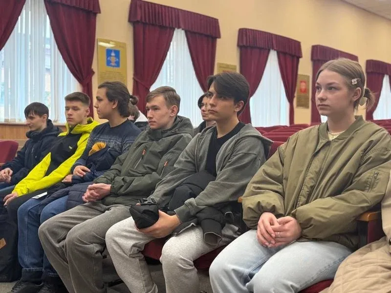 🎖 В Подольске прошла экскурсия для школьников в музее истории УМВД  Экскурсию для школьников провела