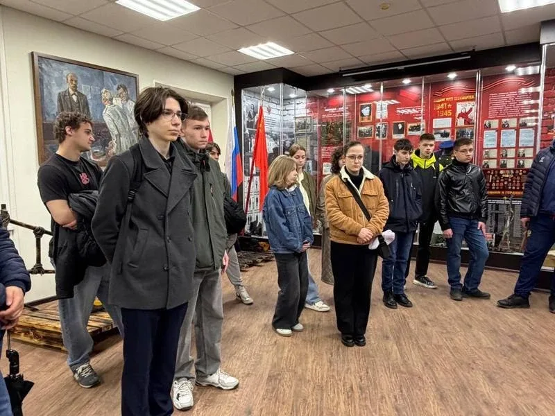 🎖 В Подольске прошла экскурсия для школьников в музее истории УМВД  Экскурсию для школьников провела