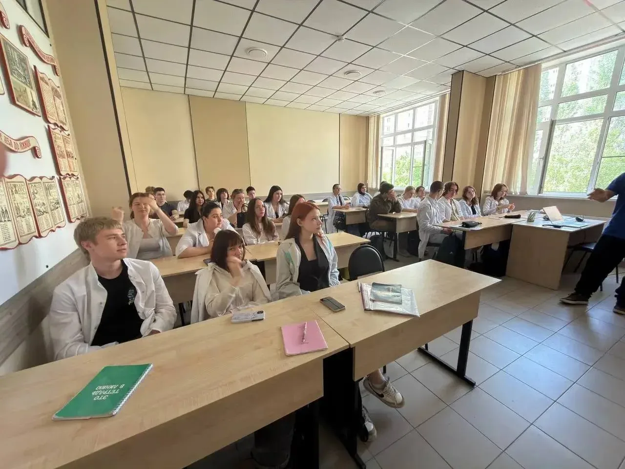 Студентам подольского колледжа рассказали об опасности запрещенных веществ  Специалисты молодежного 