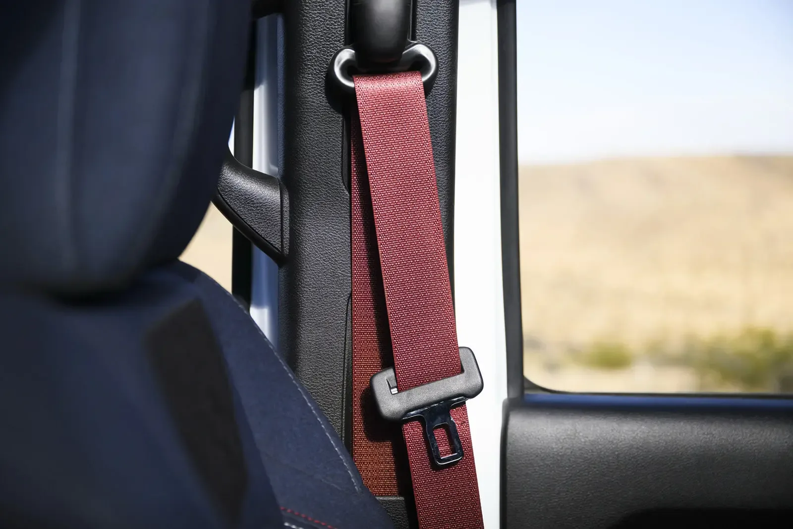 Jeep выпустил Wrangler в стиле Капитана Америки  Jeep представил необычную спецверсию Wrangler Ameri