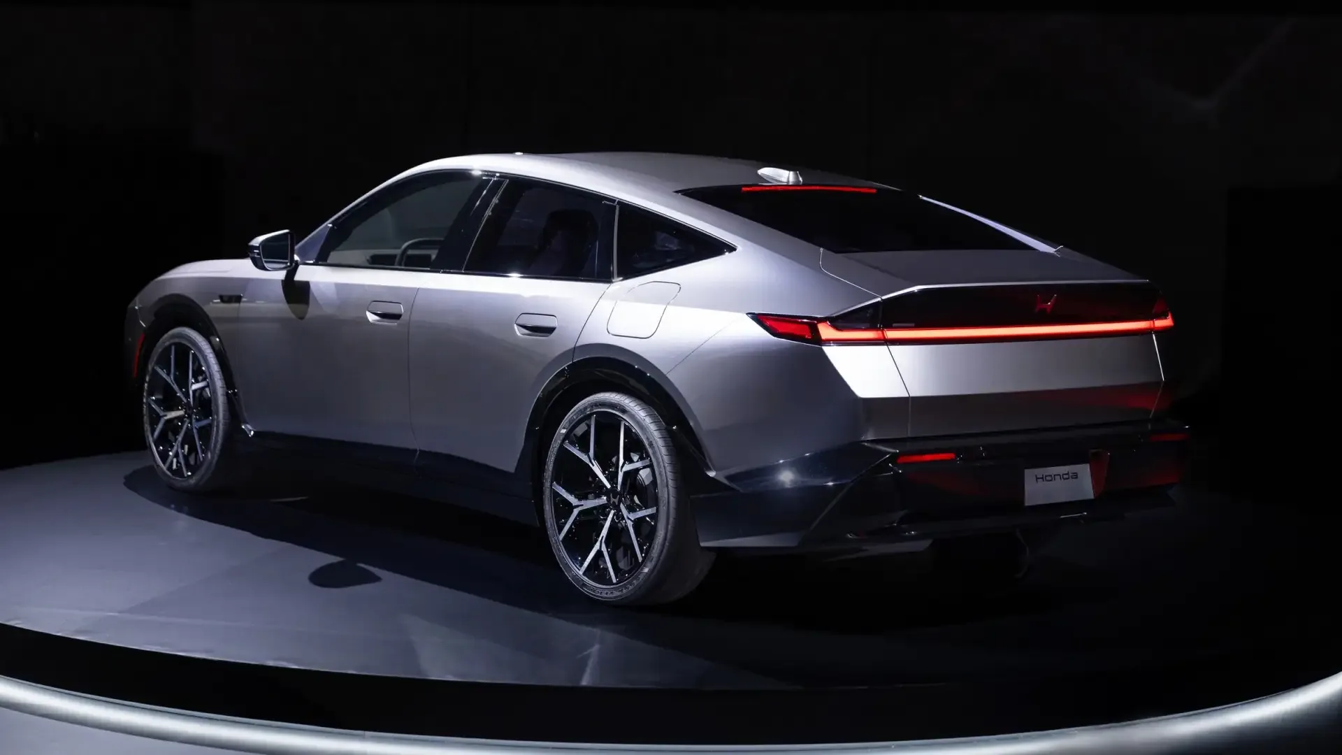 Honda меняет курс и сокращает ставку на электрокары  Honda резко меняет стратегию развития и делает 