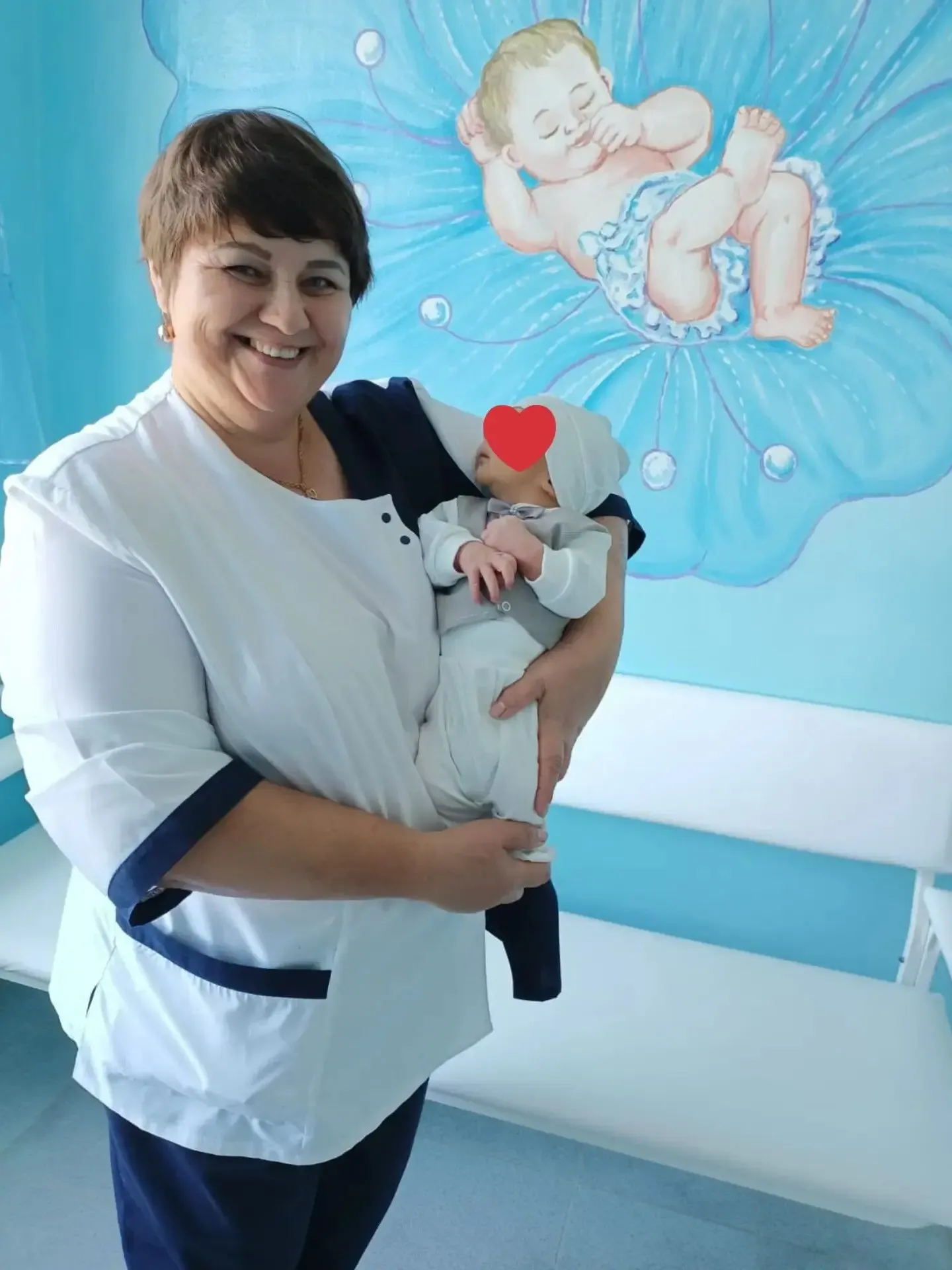 Дорогие наши акушерки!  Поздравляем вас с профессиональным праздником!  Вы - ангелы-хранители, котор