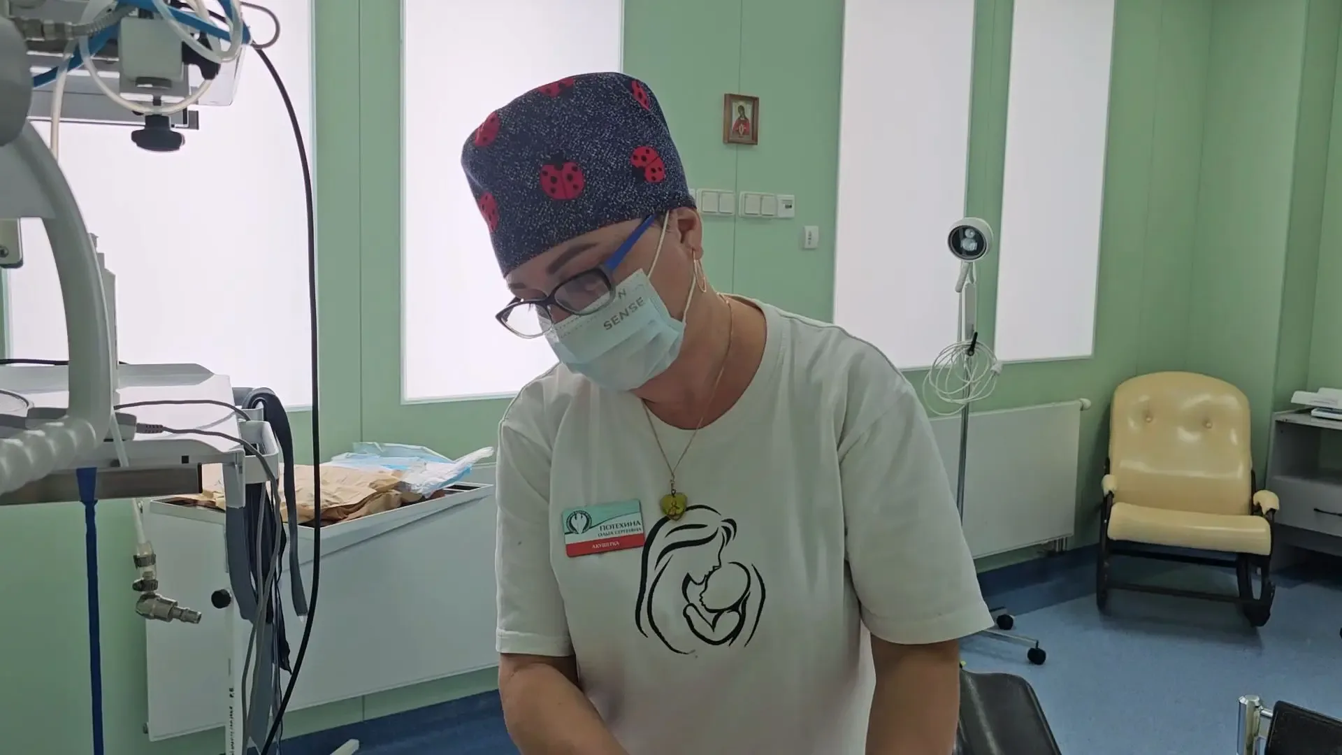 Дорогие наши акушерки!  Поздравляем вас с профессиональным праздником!  Вы - ангелы-хранители, котор