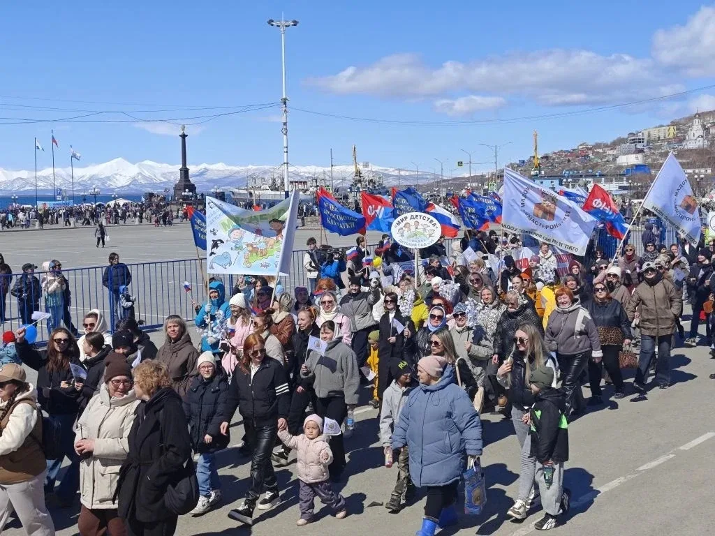 Первомайская колонна работников сферы образования  🌟В этом году одной из самых многочисленных и ярки