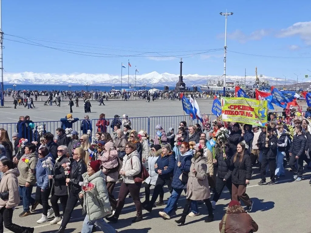 Первомайская колонна работников сферы образования  🌟В этом году одной из самых многочисленных и ярки