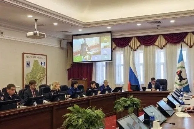 Безопасность и занятость детей в летний период обсудили на заседании областной комиссии по делам нес