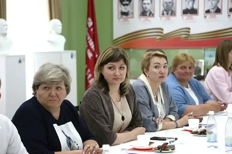 Семья в центре внимания: в Тульской области обсудили создание «Центров семьи» ❤️  Тульскую область п