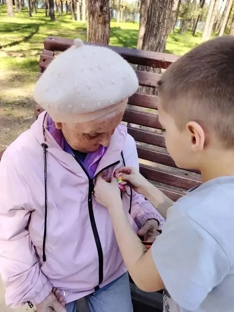 🇷🇺 Благодарность без срока давности, нынешние дети - детям войны.  🌳 Аллея мужества  С чего начинает