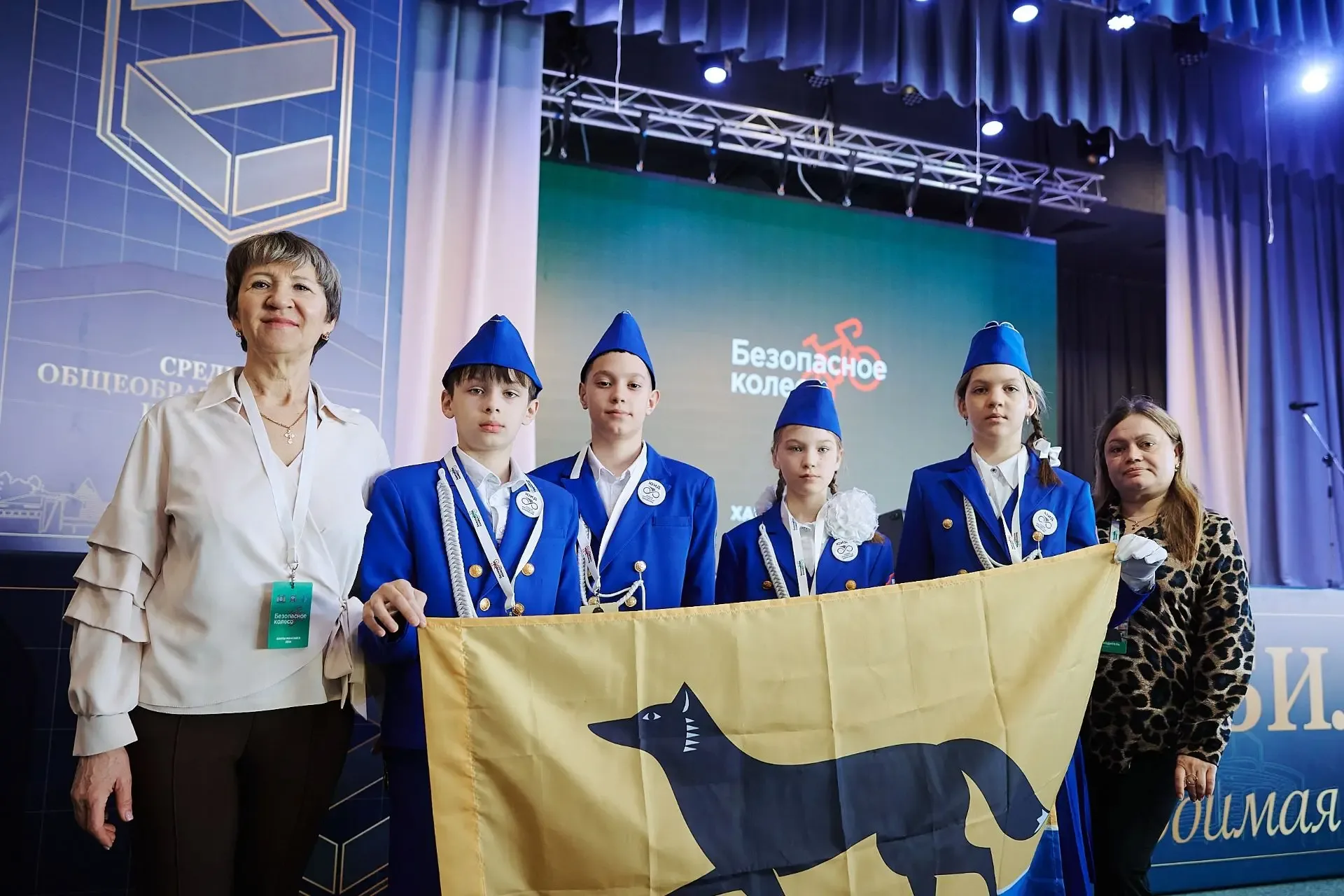 ✅ Юные инспекторы движения готовы к испытаниям!   В Ханты-Мансийске стартовали окружные соревнования