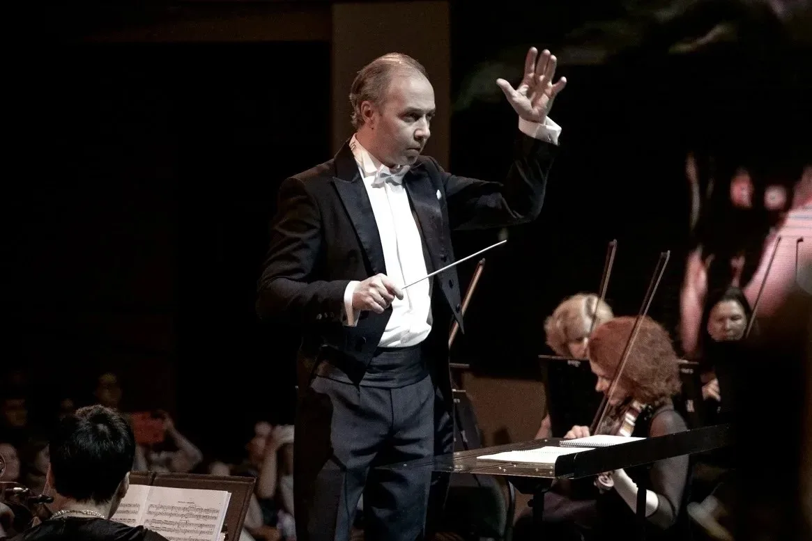 «Оркестр непокорённых» покорил сердца югорчан ❤🎻  Сегодня завершается гастрольный тур Донецкого акад