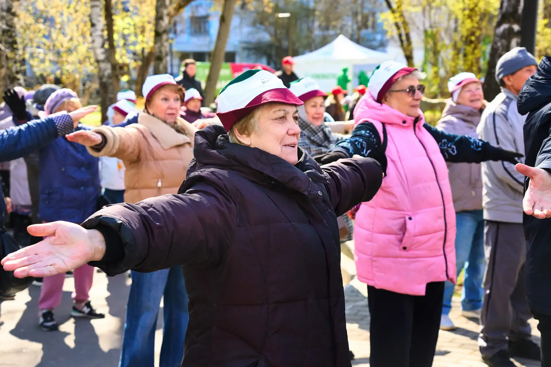 Апрельский снег за окном растопят теплые кадры с «Субботника поколений»   Мероприятие объединило бол