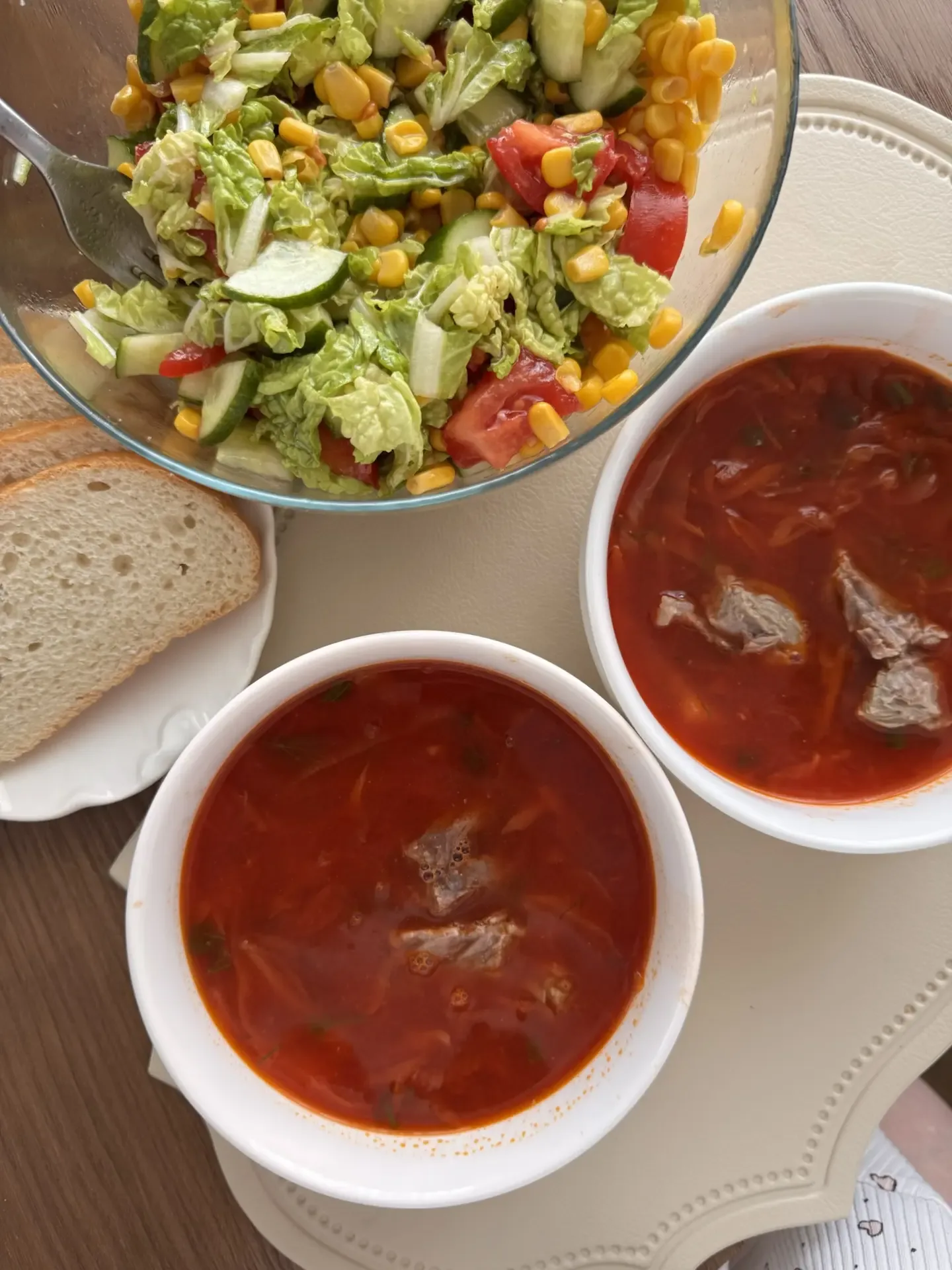 На обед приготовила борщ, пока не настоялся – не такой вкусный, думаю вечером будет не оторвать от в