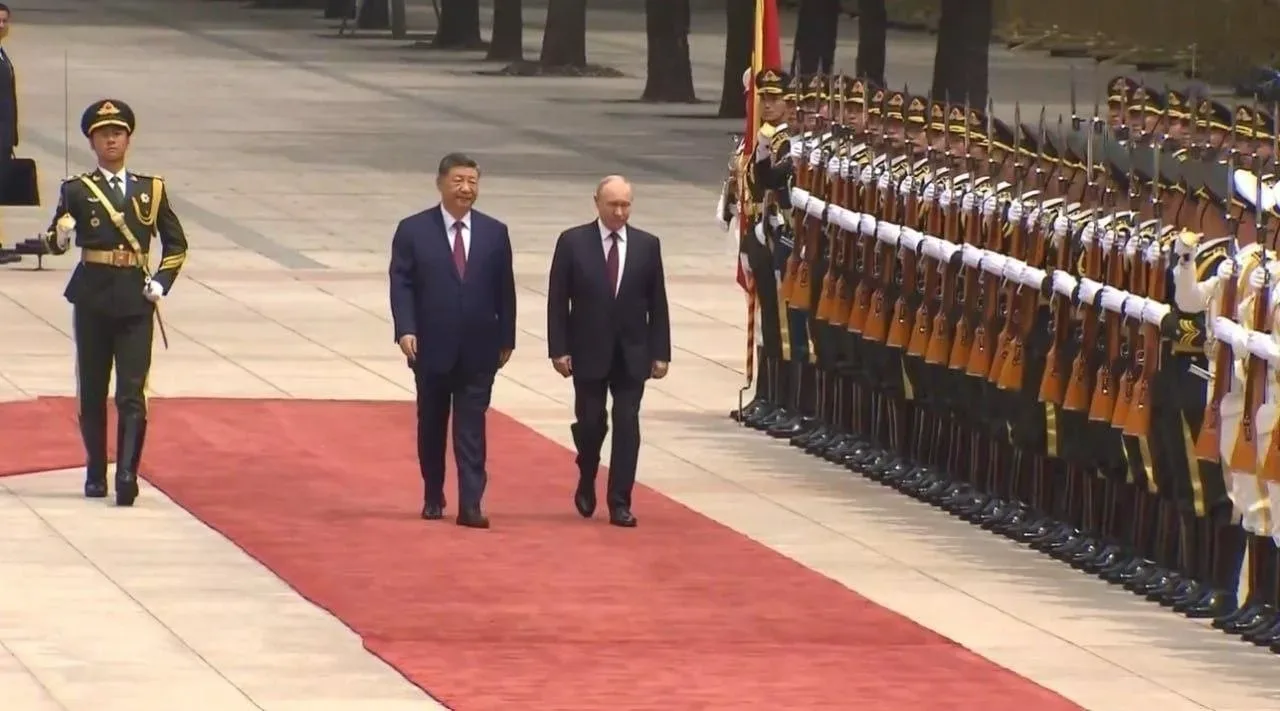 ⚡️Путин и Си Цзиньпин встретились в Пекине.   Во время переговоров Путин заявил, что отношения Росси