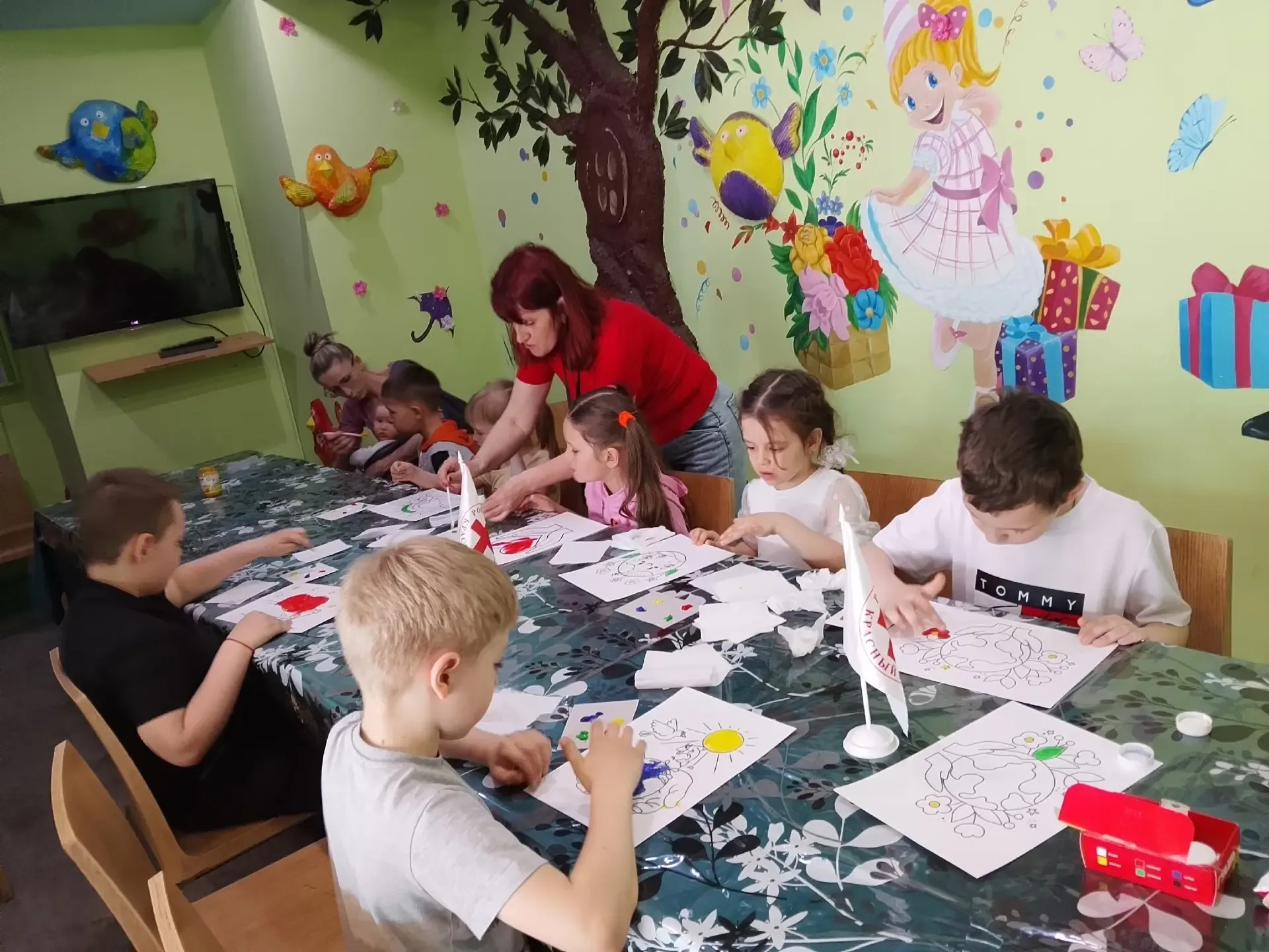 «Я тоже здесь!»  🎨В парке развлечений «Гриннландия» сотрудники Белгородского регионального отделения