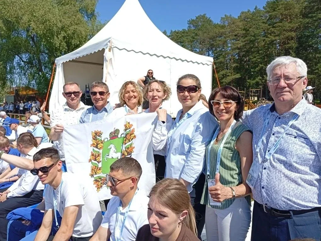 🔥 Томская делегация — в центре Всероссийского съезда учителей физкультуры!  Съезд проходит ярко, бод
