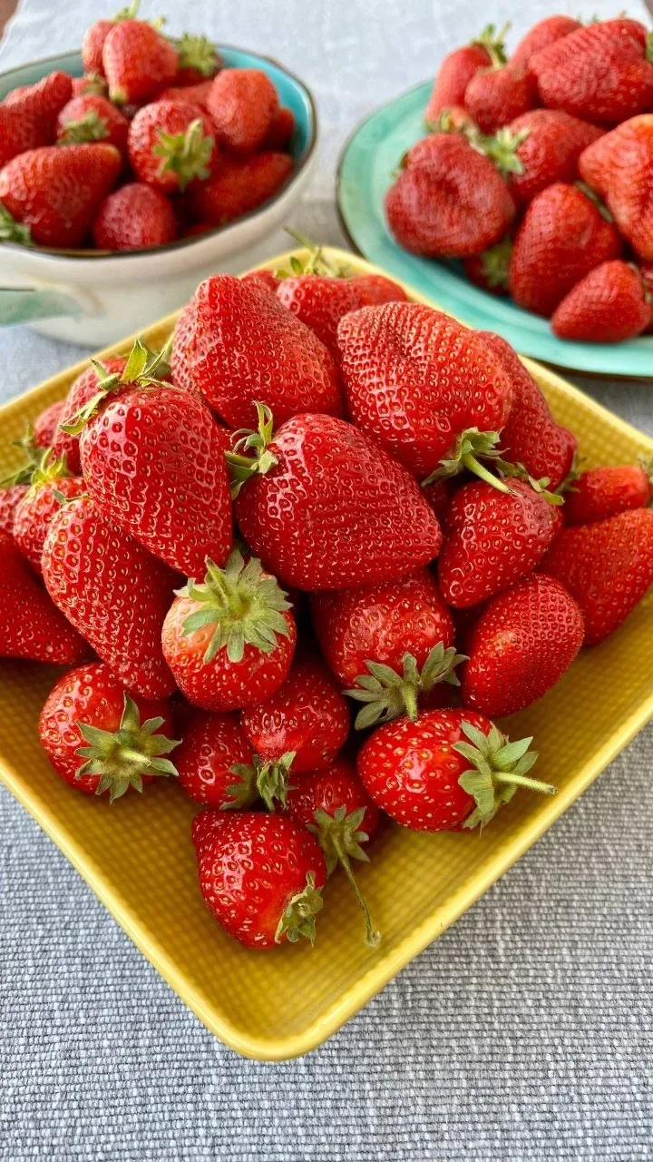 🍓 Клубника в наличии, на остатке 170ящ. Цена 900р за ящик. Только сегодня до 20.00 такая цена 🔥