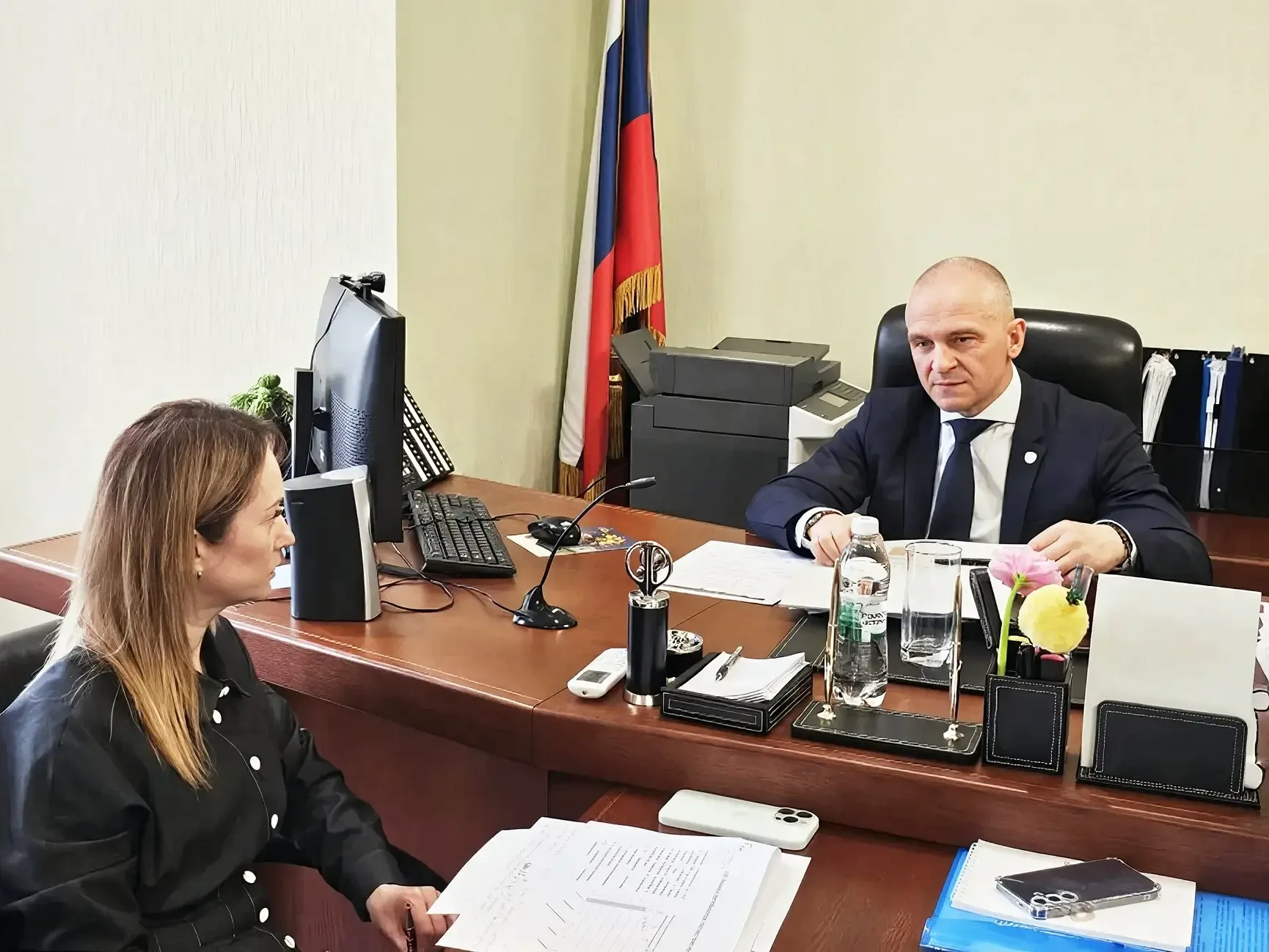 📍 В рамках рабочего визита в Казань руководитель Росаккредитации Дмитрий Вольвач провёл совещание с 