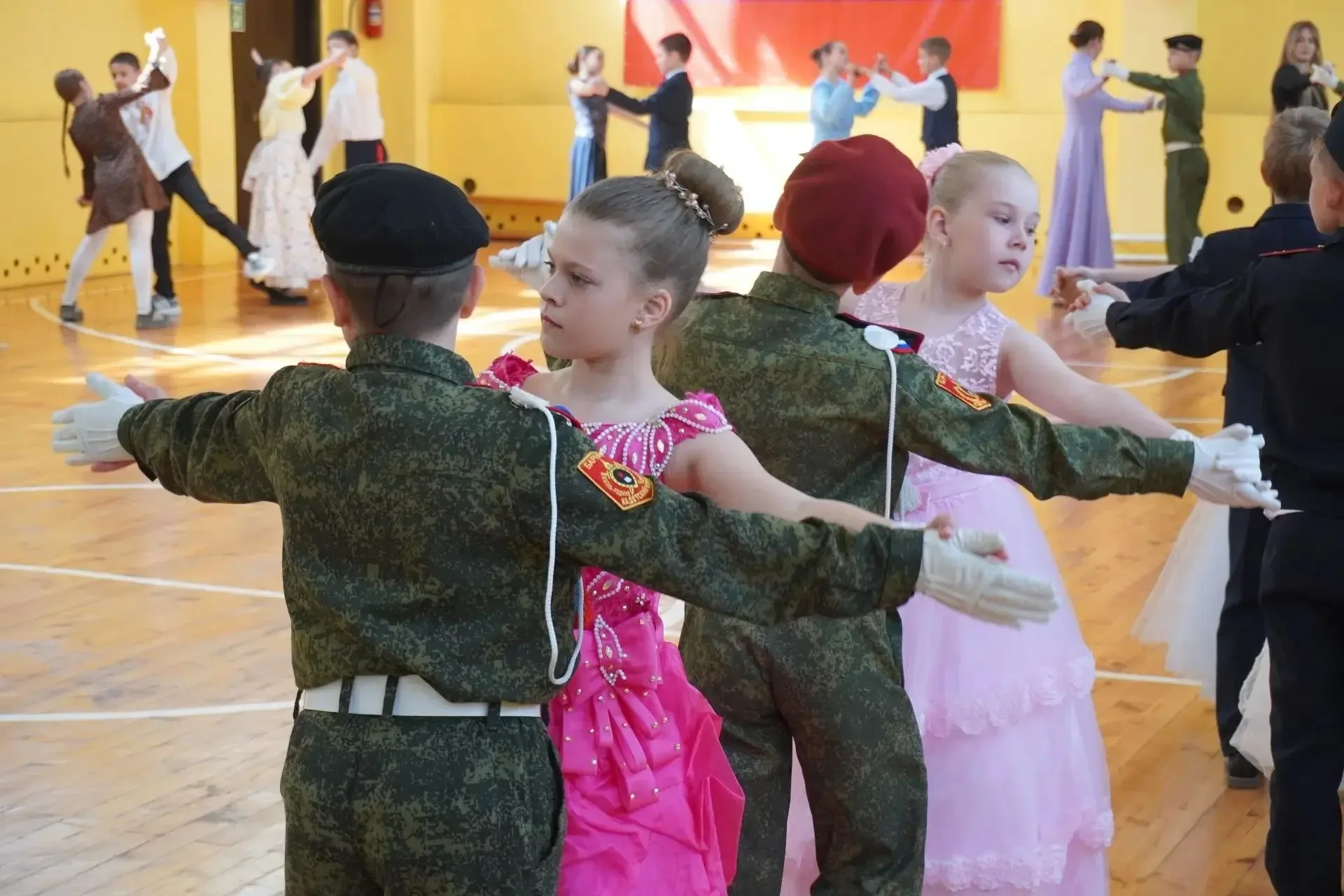 #ШкольныеНовости  💃 В Барнауле впервые прошел кадетский бал на городском уровне  💃 5 мая на базе Бар