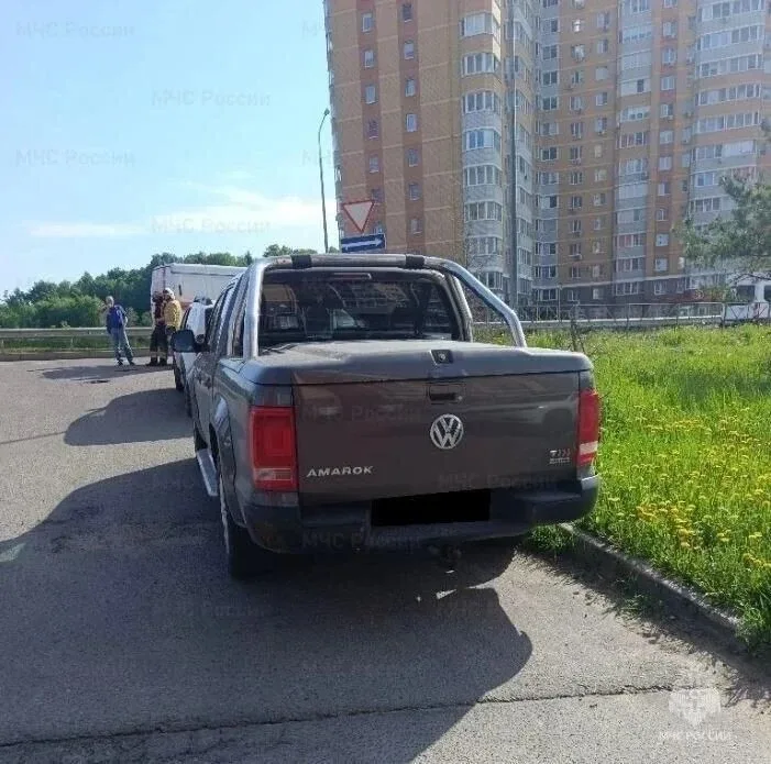 Вчера на Гагарина в Обнинске столкнулись самокат и пикап Volkswagen  По сообщению регионального МЧС,