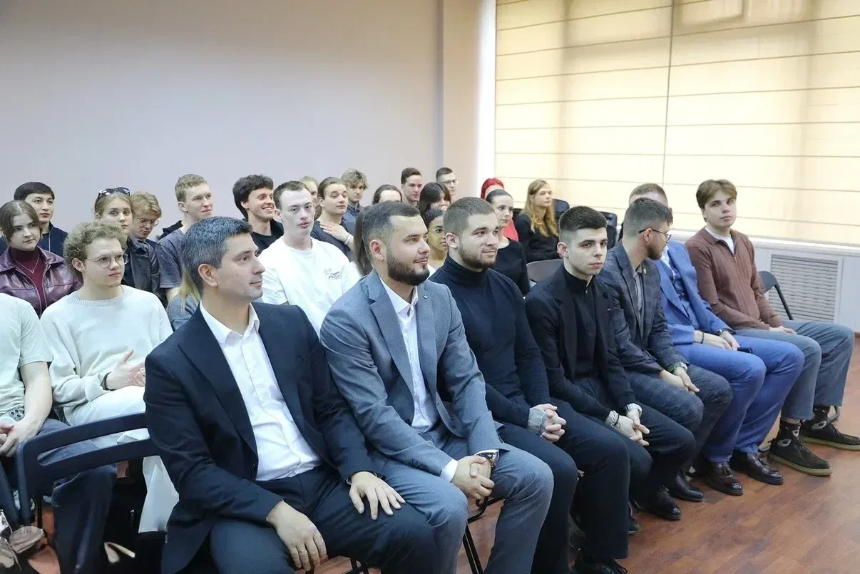 Выставка проекта «Своими глазами» открылась в Московском Политехе  📸 В Московском Политехническом ун