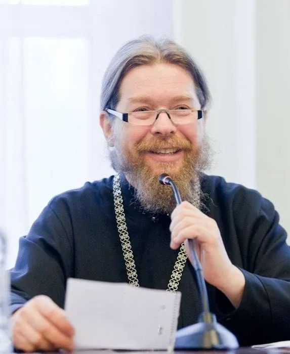 «Знаете, ужасы и страхи, фобии сопутствуют жизни человека. Но вспомните две вещи. Первая - о промысл