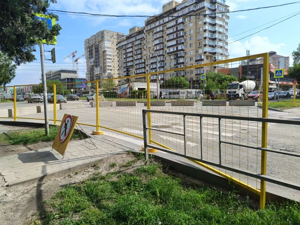 ❗Сегодня начала действовать временная схема дорожного движения в районе участка улицы Ленина, закрыт