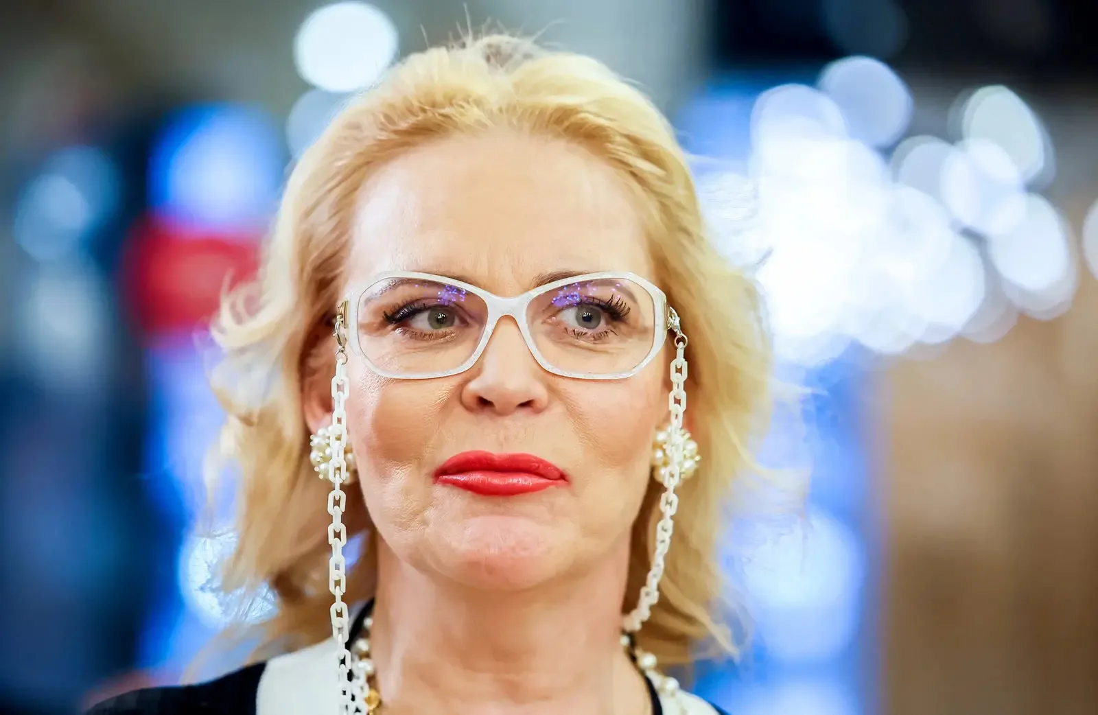 Алёна Яковлева служит в Театре Сатиры более сорока лет. И весь последний сезон она готовилась к прем