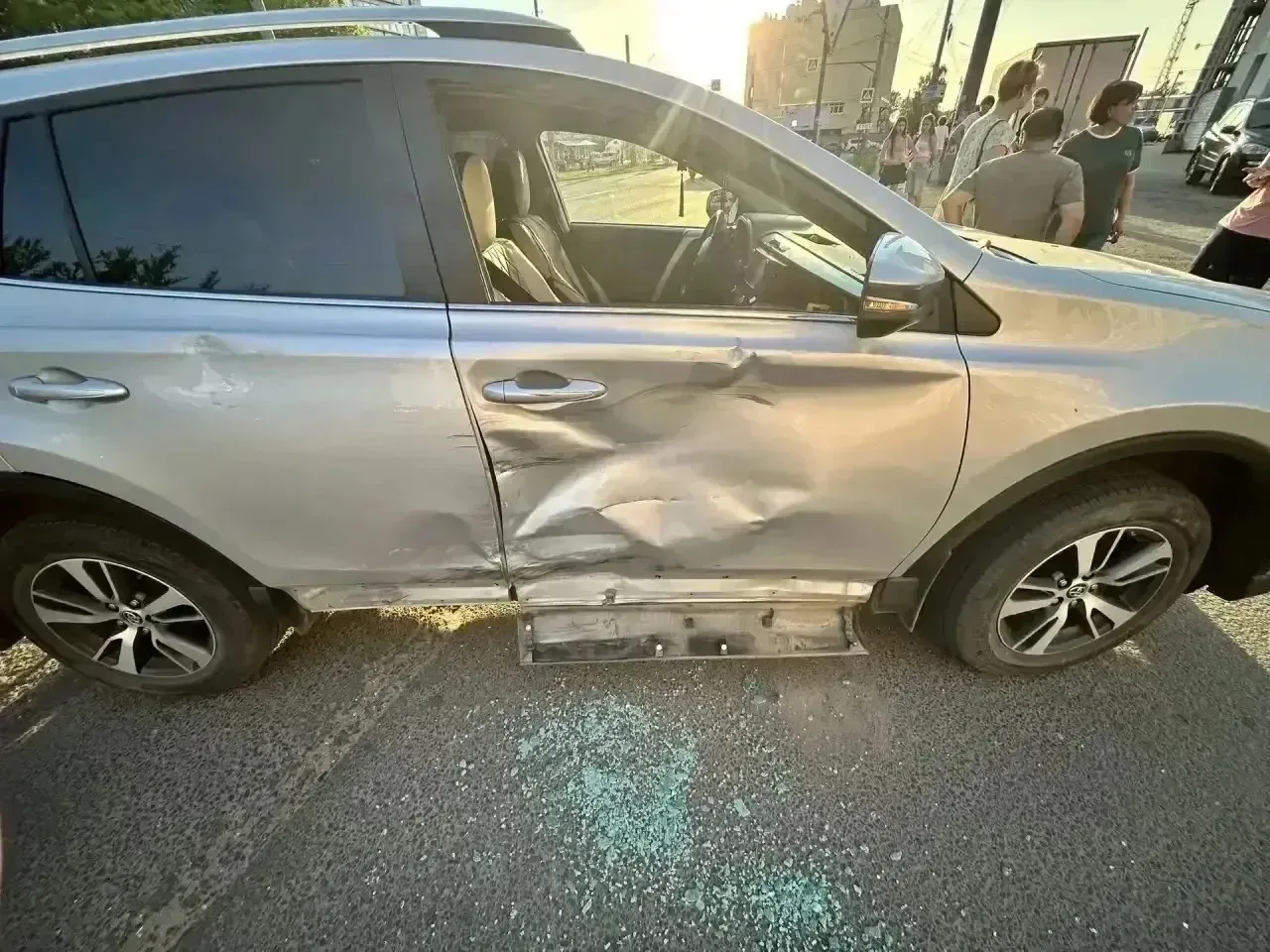 😱😱😱 В Костроме 17-летний мотоциклист въехал в иномарку   Авария произошла вечером 20 мая в Давыдовск
