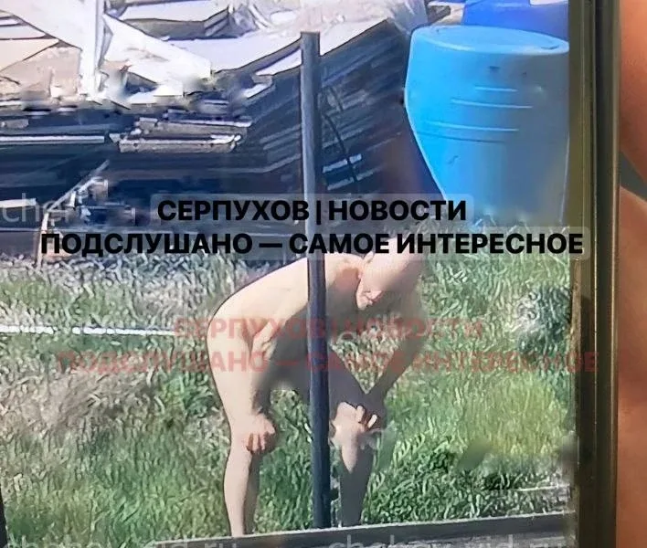 У школы №11 заметили мужчину в обнажённом виде  Жители района Селецкого переулка сообщают о странной