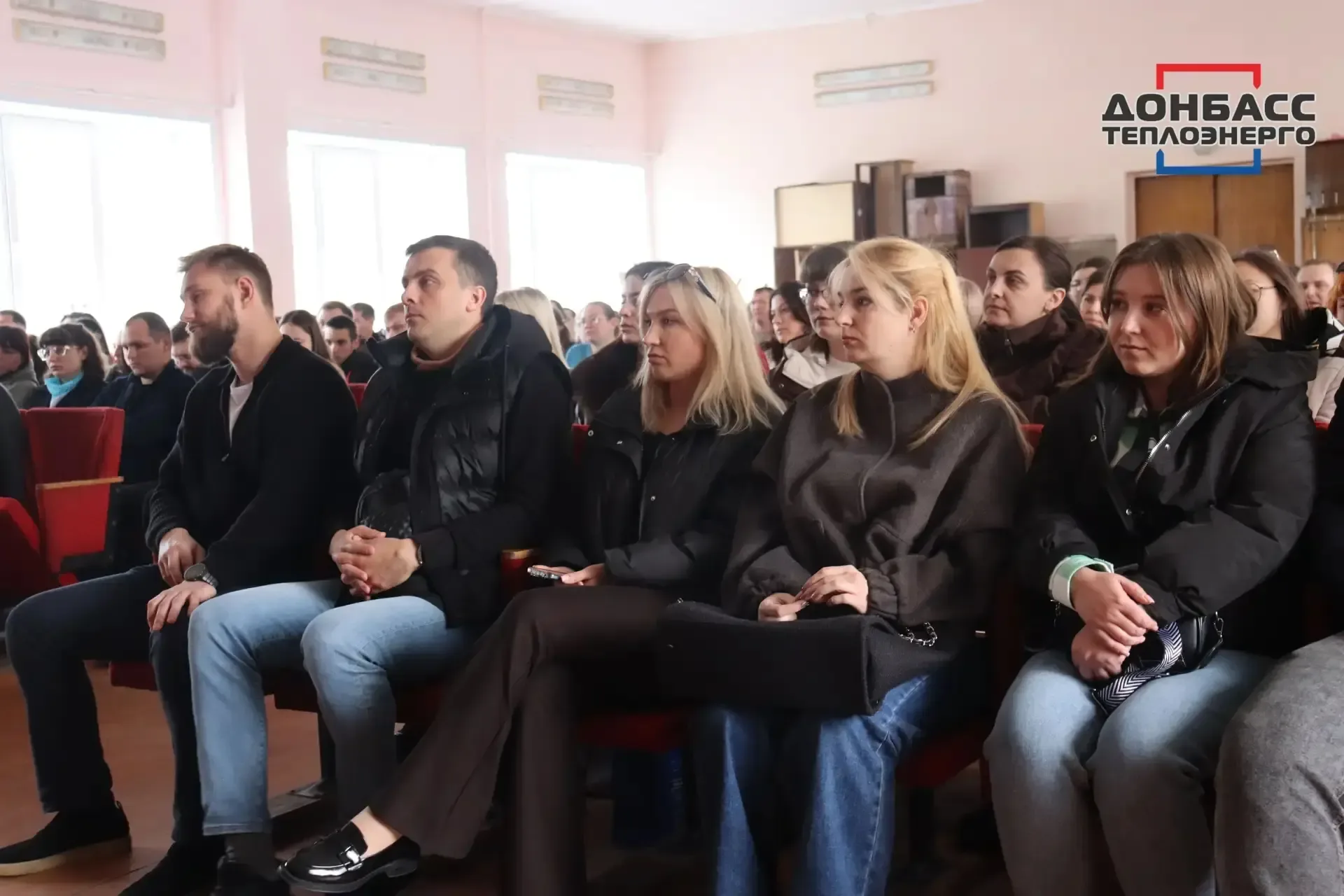 МОЛОДЕЖЬ ГУП ДНР «ДОНБАССТЕПЛОЭНЕРГО» ВСТРЕТИЛАСЬ С РУКОВОДСТВОМ КОМИТЕТА НАРОДНОГО СОВЕТА ПО ЖКХ  📆
