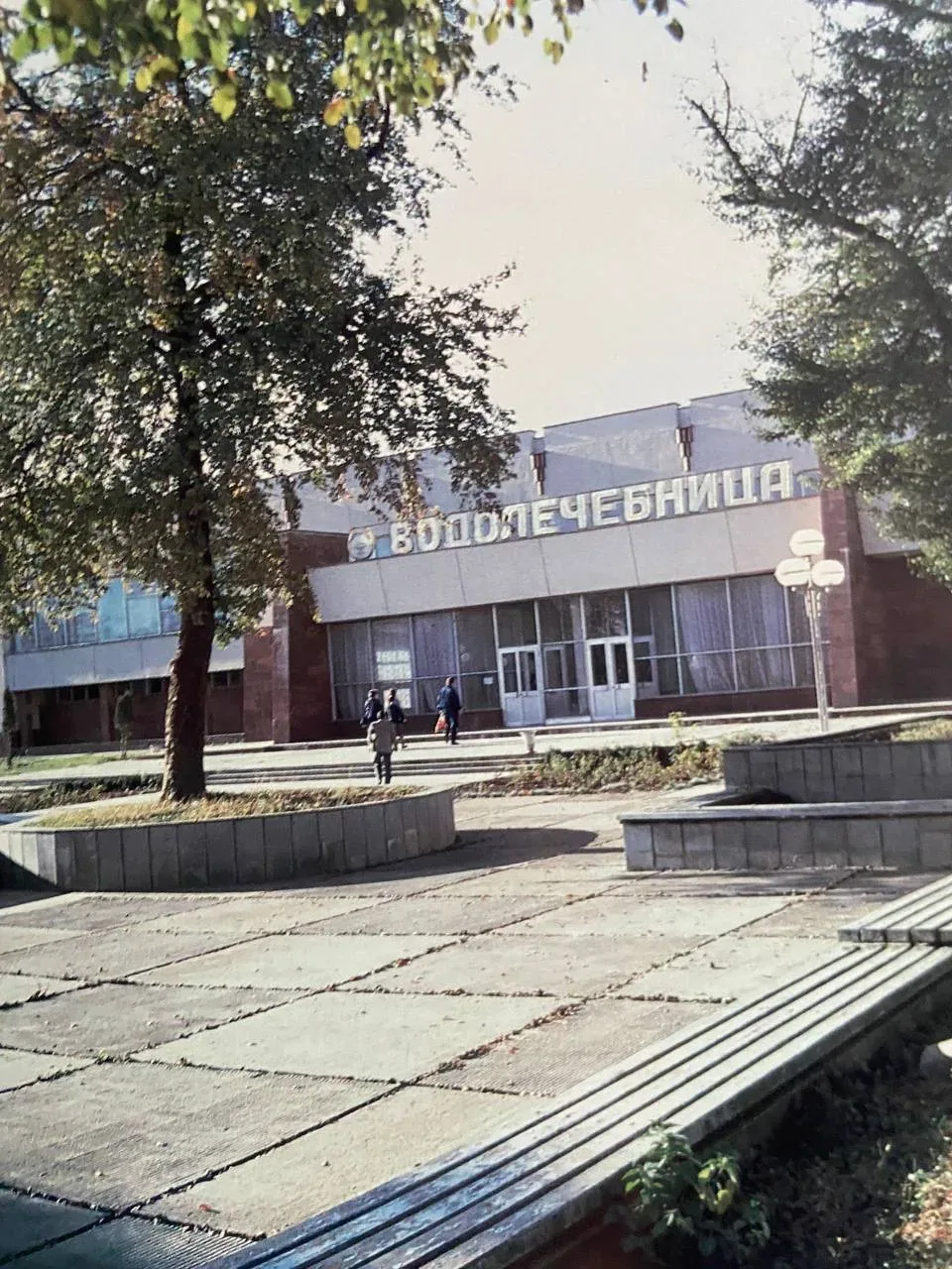 Фото Нальчика 70-90-х годов поделилось Общество коллекционеров КБР:  • универмаг «Нальчик» (угол пр.