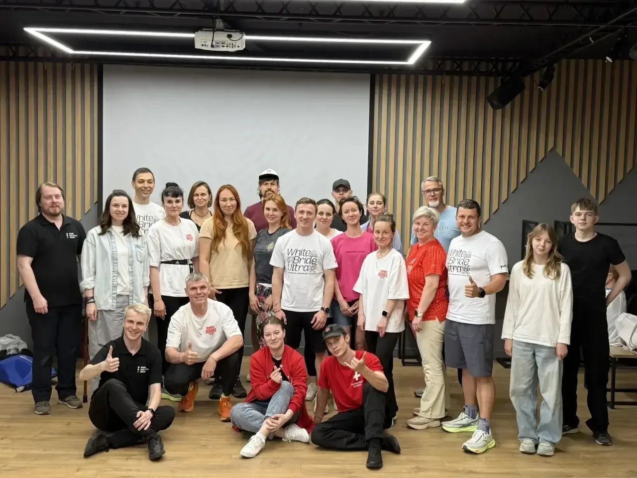 Параллельно с пробежкой Moscow Ring Tour в Железнодорожном часть команды Running Heroes Russia прохо