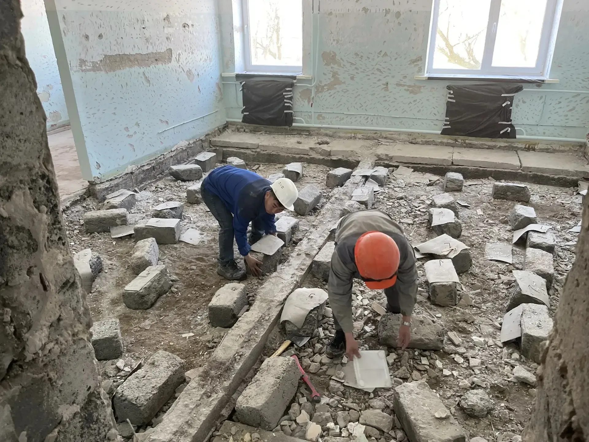 В Горнозаводске начался второй этап ремонта участковой больницы. За долгий век службы здания оно зна