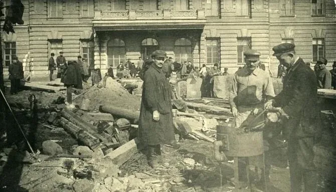 Ровно 101 год назад Технологический институт впервые увидел Г.В. Плеханова в бронзе 👀  3 мая 1925 го