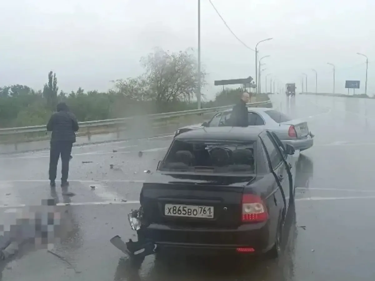 В страшном ДТП на трассе между Шахтами и Каменоломни погиб 34-летний парень  «Ладу Приору» занесло н