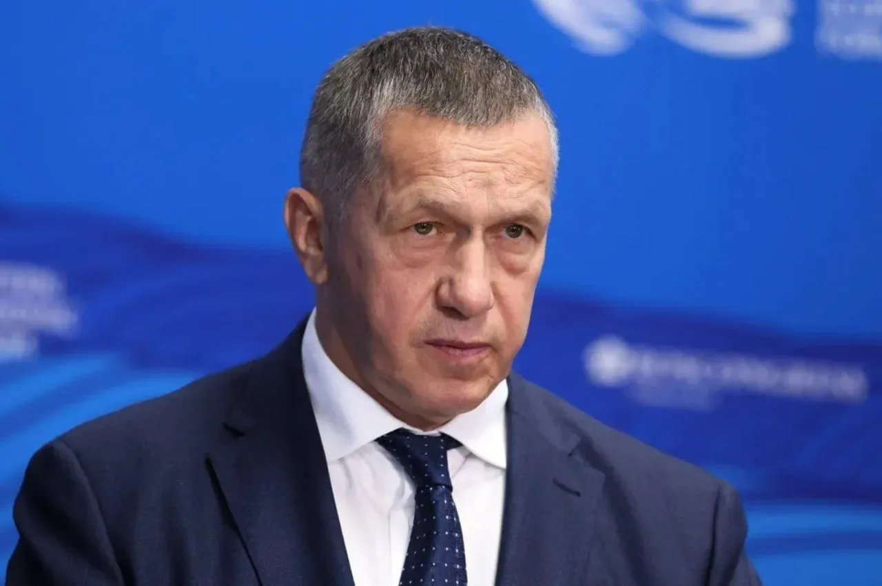 Российским компаниям предложили строить суда на верфях Китая  Российским компаниям предложили строит