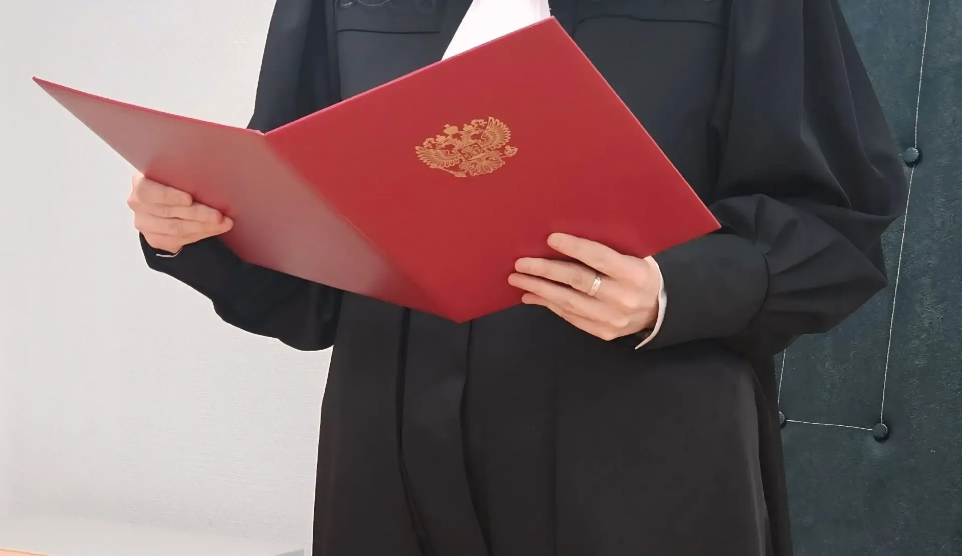 Суд в Питкяранте обязал управляющую компанию заплатить за залив квартиры   Суд в Питкяранте обязал у