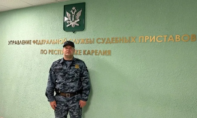 Судебный пристав в Карелии спас жизнь мужчине во время судебного заседания  В Прионежском районном с