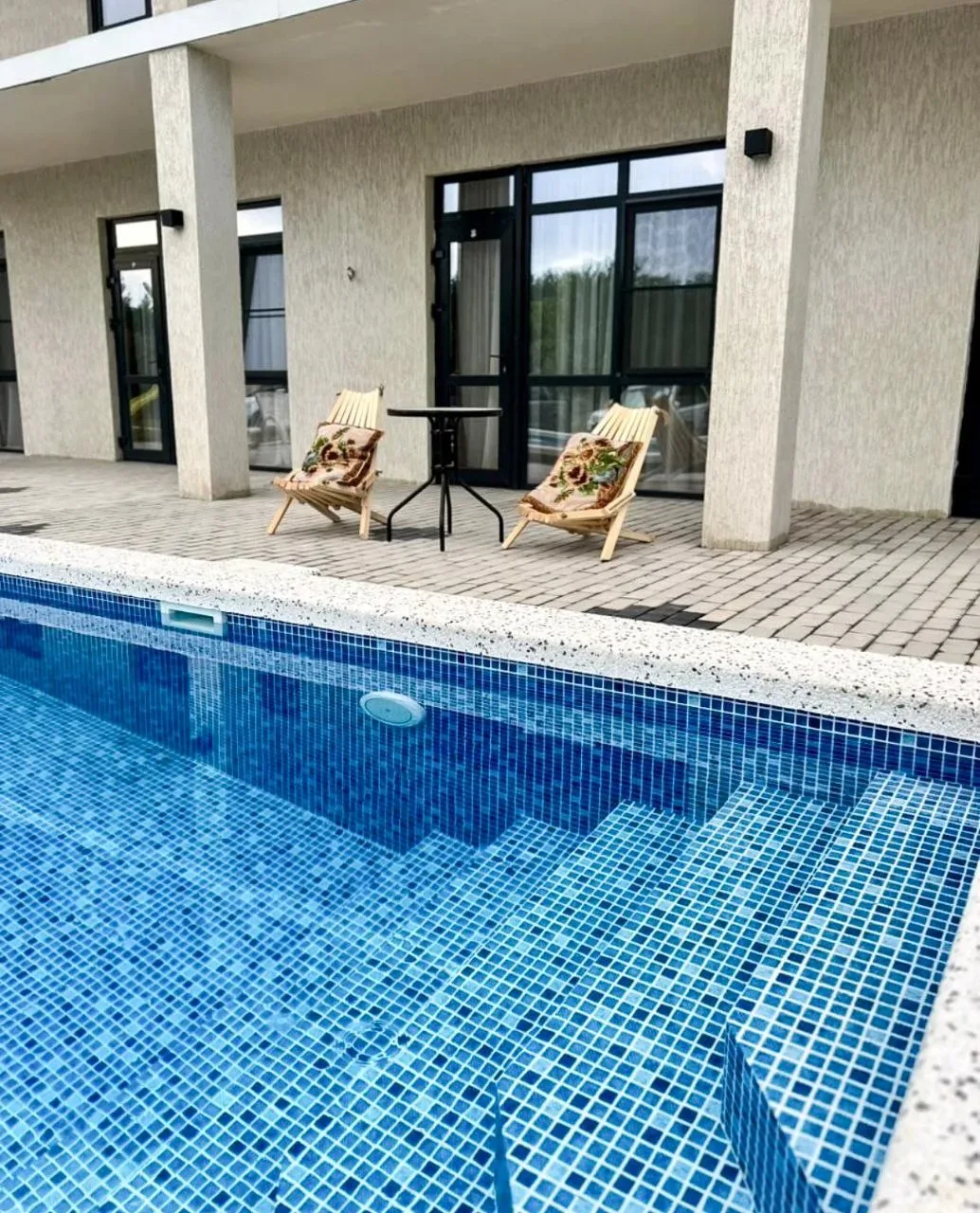"АИША" отель с бассейнами  📍Алахадзы, Туманяна 26 🏖 до пляжа 10 минут пешком (800м) 👥 Размещение до 