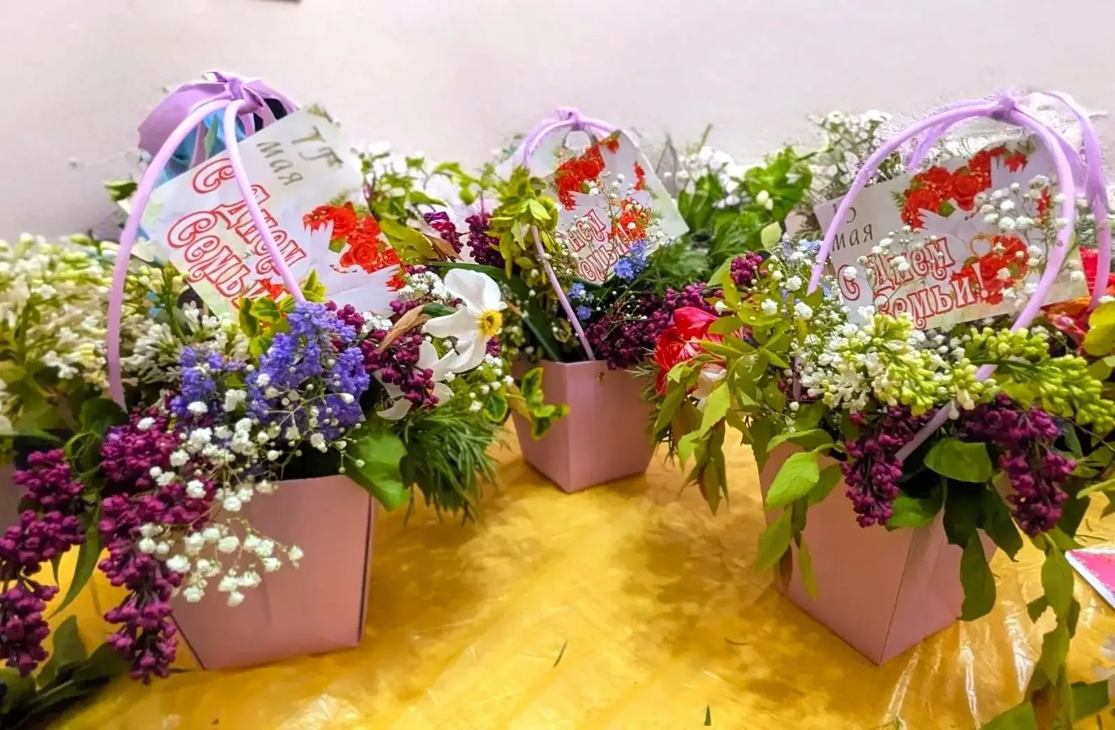 💐Увлекательный мастер-класс по созданию цветочных композиций  организовали сотрудники Черемисиновско