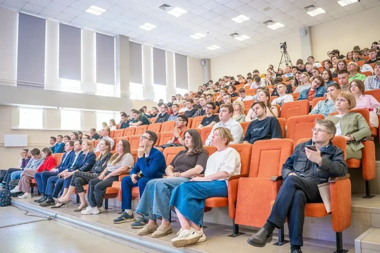 Открытая лекция Михаила Блинкина в МАДИ: безопасность дорожного движения, экономика транспорта и мод